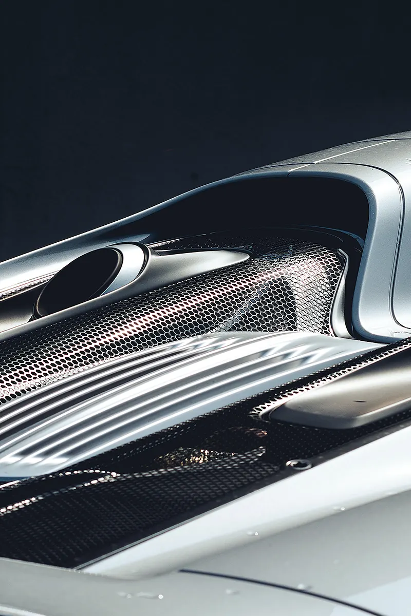 Vehicle design study rendered in realtime in a studio setup